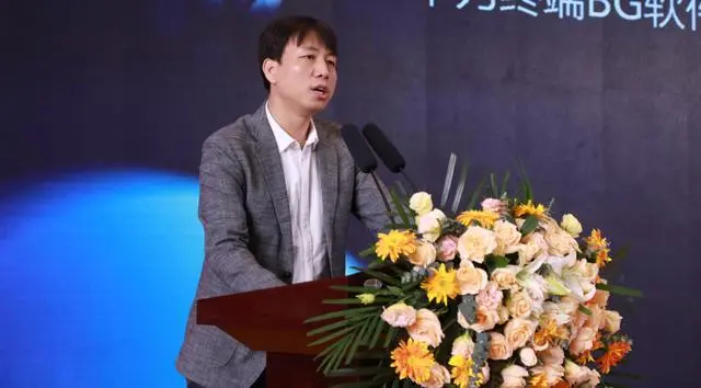 华为高管评价开源鸿蒙价值：被国外持续打压仍有自己的操作系统
                                                火爆